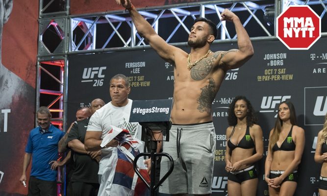 Brad Tavares Ready to Fight, Explains 'Miscommunication' That Led to  Rumored Exit from TUF Finale 