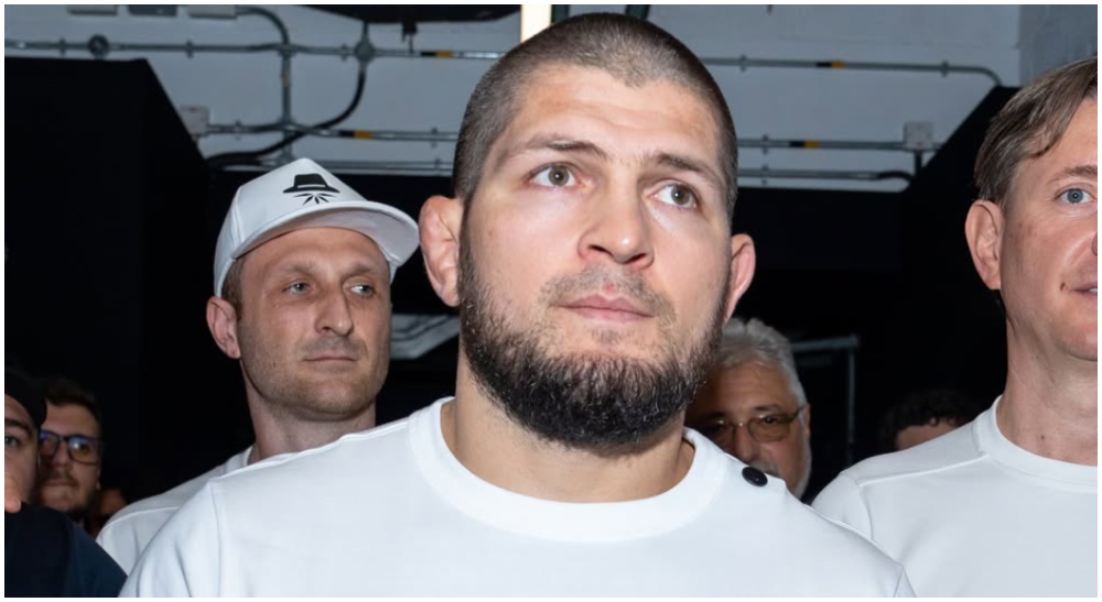 Khabib Nurmagomedov Forced to Leave Plane – Watch the Incident